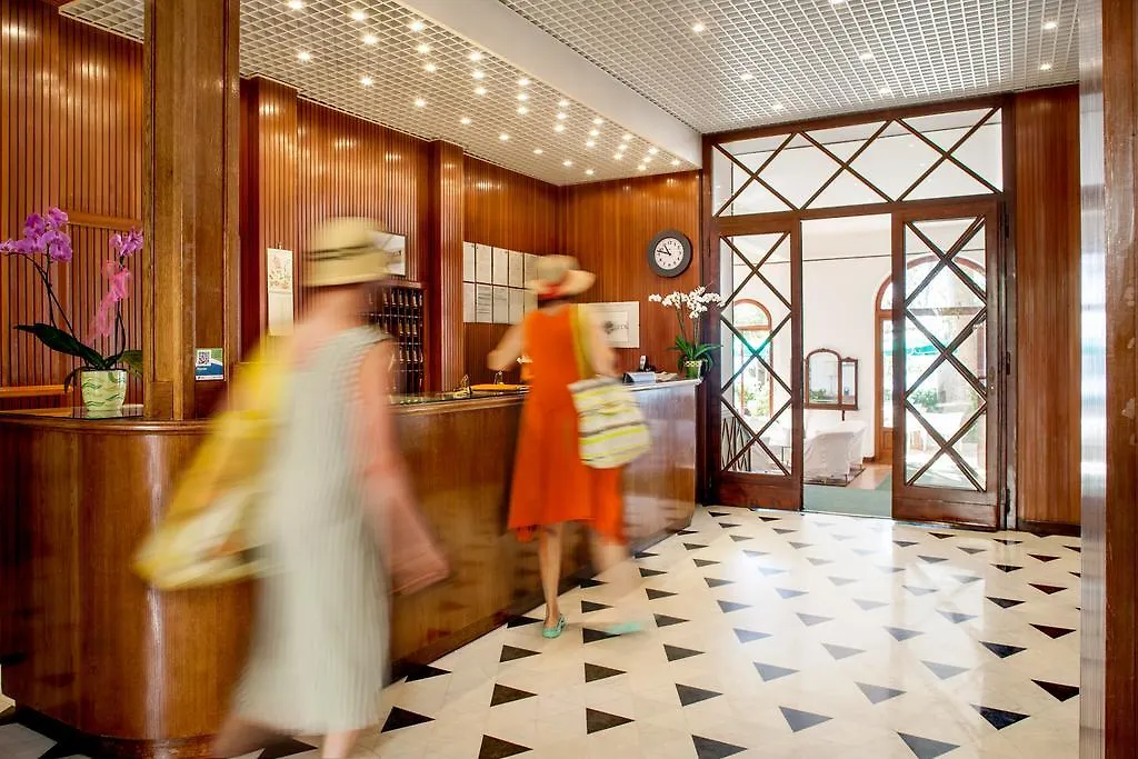 Hotel Beau Sejour Alassio 3*,